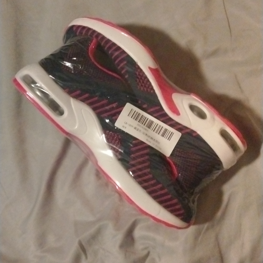 Women's running shoes